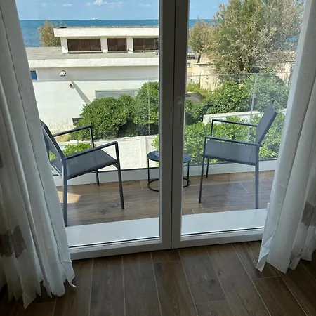 Andrea Luxury باري