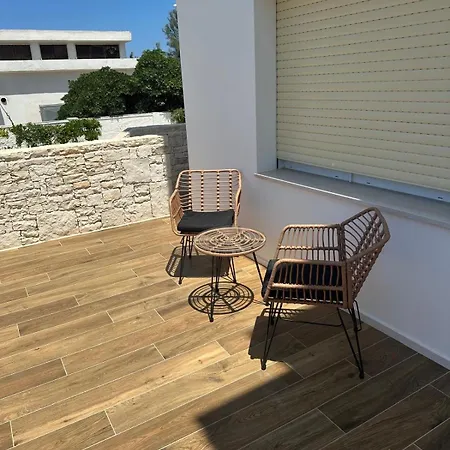 Andrea Luxury * باري