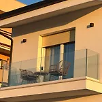 Апартаменты Andrea Luxury *