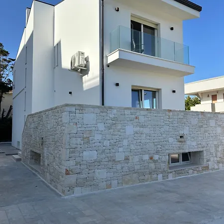 Andrea Luxury