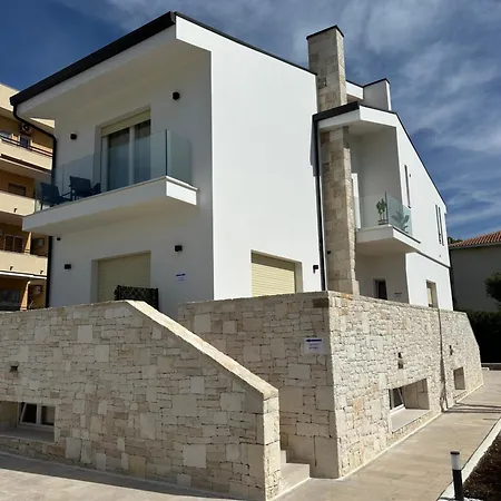 Andrea Luxury Lägenhet Bari